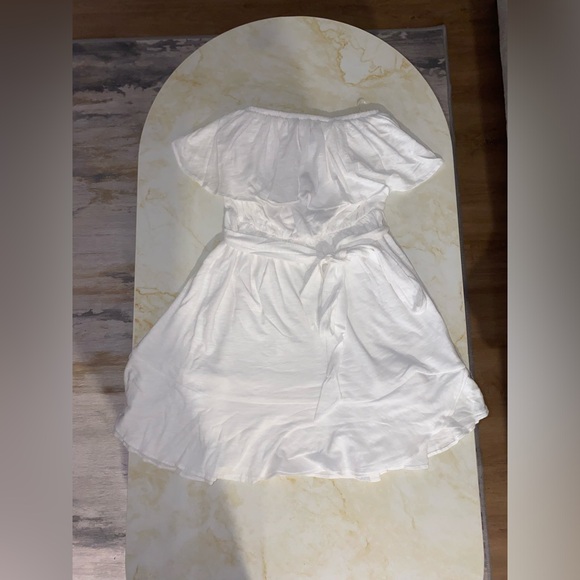 🏷️ 🛍️ NWT Express White Strapless Overlay Tie Waist Mini Dress 🏷️ 🛍️ - Picture 5 of 12